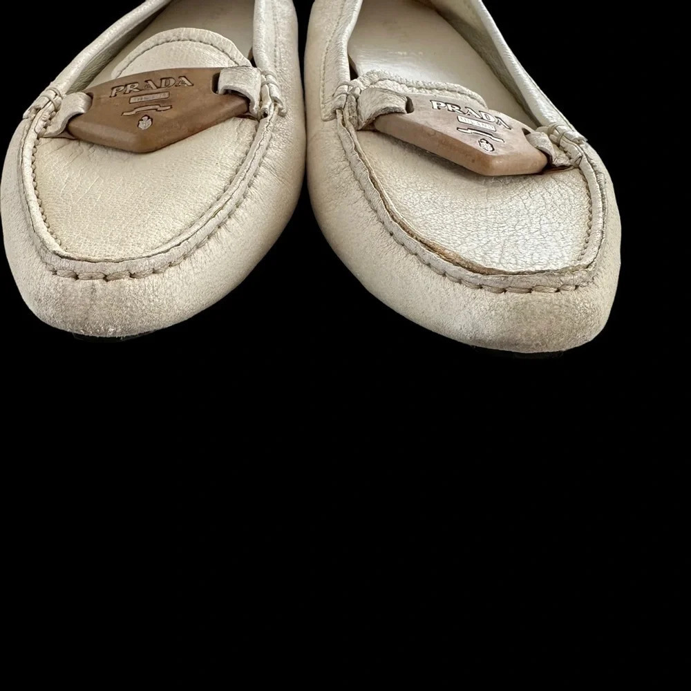 Prada Milan Italy Women’s 39 Cream‎ Leather driving Shoes Loafers Logo Designer - Picture 2 of 11